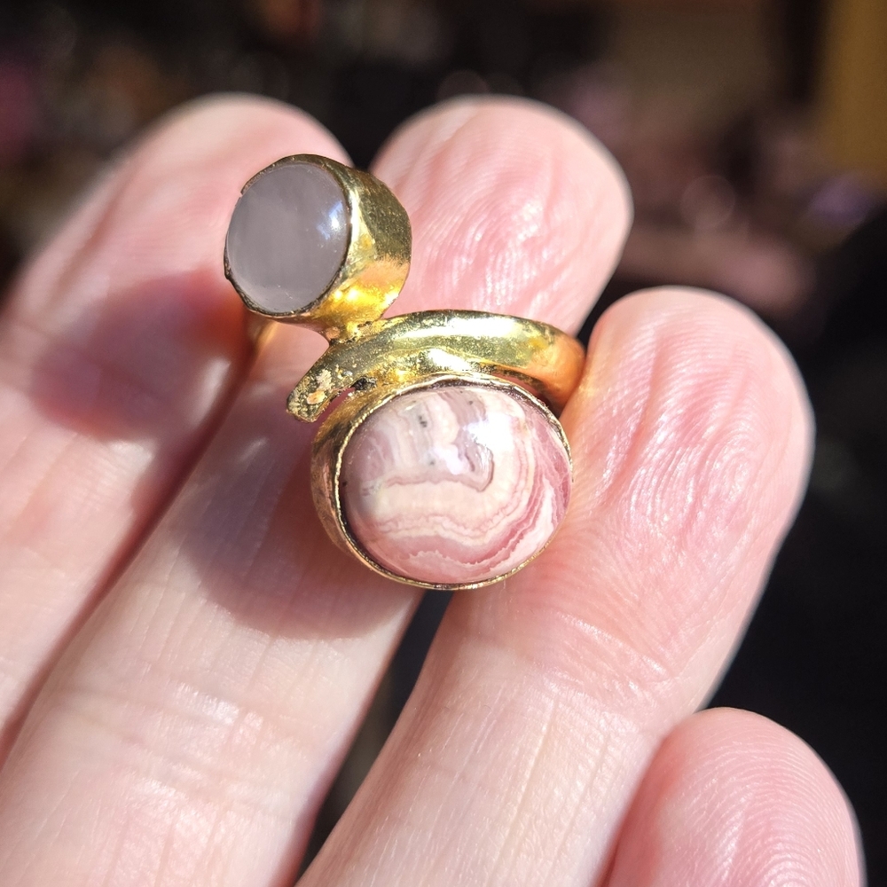 Pink Howlite & rose quartz wrap golden ring sz7.5 - Picture 6 of 8